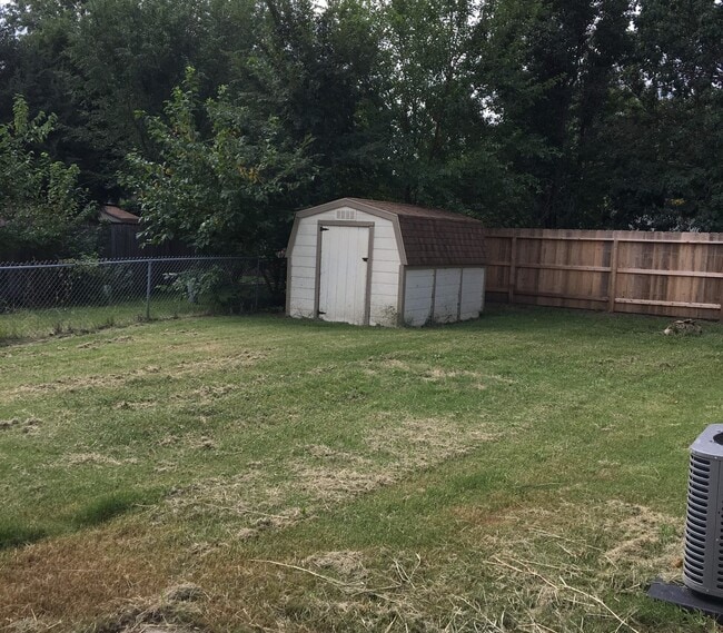 2012 N Forest Park St in Derby, KS - Building Photo - Building Photo