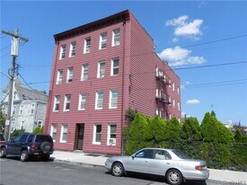 49 5th St in New Rochelle, NY - Building Photo