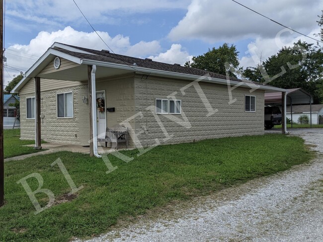 712 Summit St in North Vernon, IN - Building Photo - Building Photo
