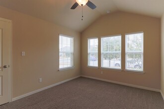 8250 Arezzo Dr in Round Rock, TX - Building Photo - Building Photo
