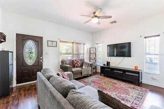 8213 N Klondyke St in Tampa, FL - Building Photo - Building Photo