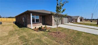 514 NW 69th Ave in Bentonville, AR - Building Photo