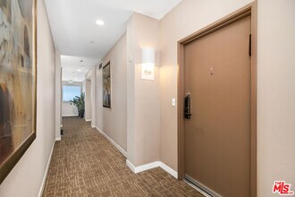 2111 S Beverly Glen Blvd in Los Angeles, CA - Building Photo - Building Photo