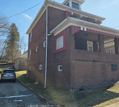 235 Highland Ave in Greensburg, PA - Building Photo - Building Photo