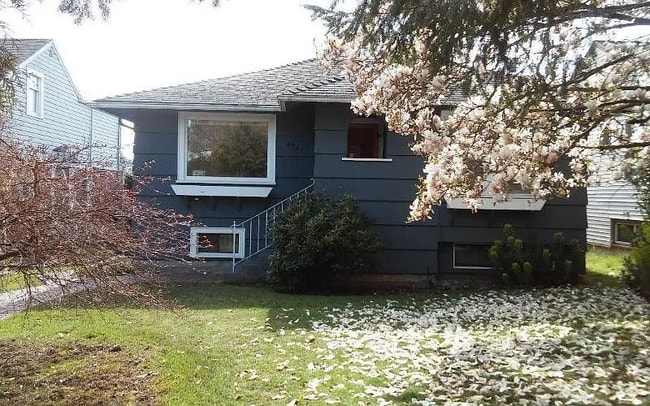 4721 University View Pl NE in Seattle, WA - Building Photo - Building Photo