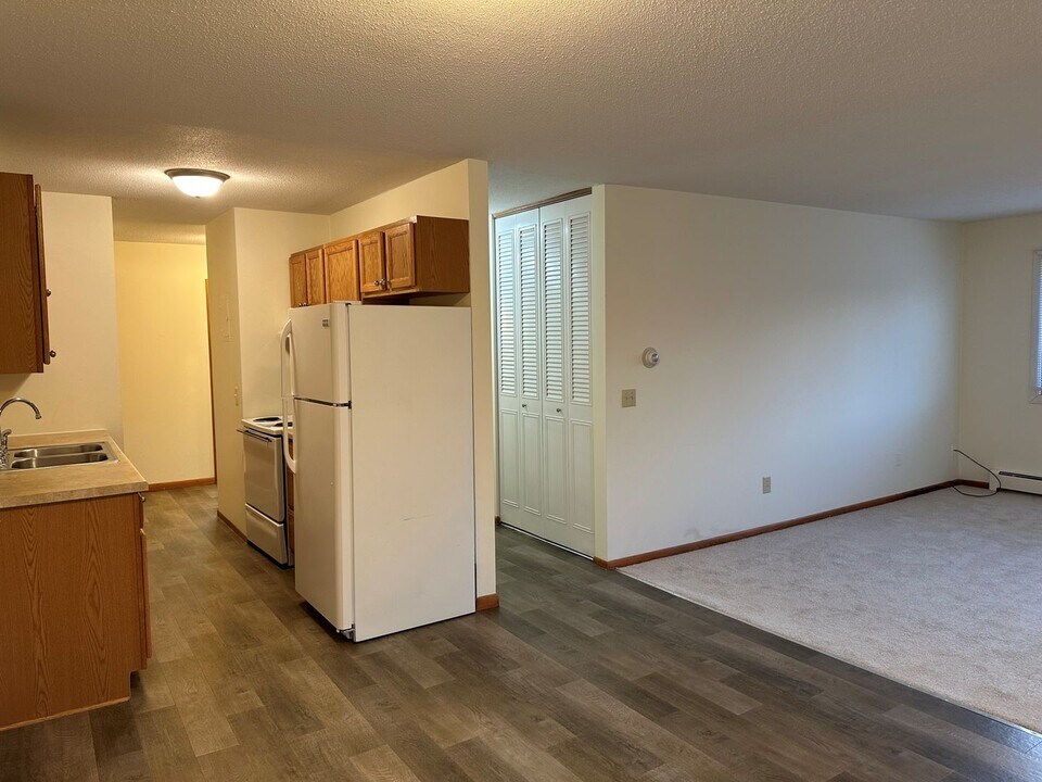 2730 Dupont Ave S in Minneapolis, MN - Building Photo