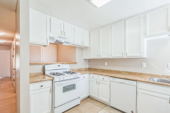 31635 Avenida Maravilla in Cathedral City, CA - Building Photo - Building Photo