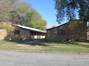 Santa Fe Motel in Wichita, KS - Building Photo - Other