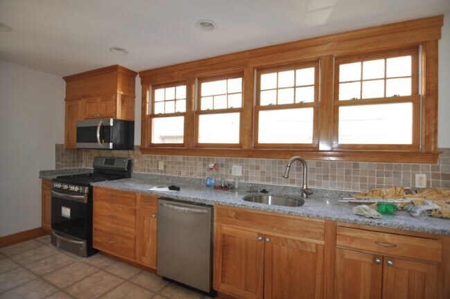 202 Calumet St, Unit 2 in Boston, MA - Building Photo - Building Photo