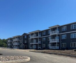 397 Circle Drive in Taylor, PA - Building Photo - Building Photo