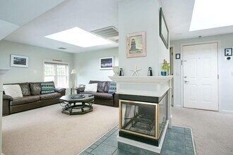 1 Seaview Ave in Newport, RI - Building Photo - Building Photo