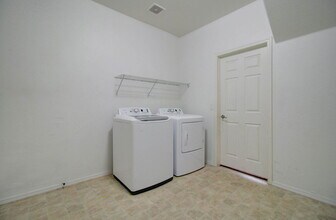 5659 S 239th Dr in Buckeye, AZ - Building Photo - Building Photo