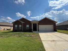 124 Blackburn Trace in Huntsville, AL - Building Photo