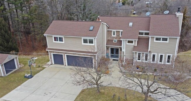 758 Eagle Hill Rd in Ortonville, MI - Building Photo - Building Photo