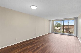 9470 Live Oak Pl in Davie, FL - Building Photo - Building Photo