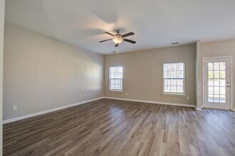 459 Whispering Breeze Ln in Summerville, SC - Building Photo - Building Photo