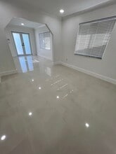 3042 SW 16th Ter in Miami, FL - Foto de edificio - Building Photo