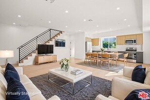 1707 Burnside Ave in Los Angeles, CA - Building Photo