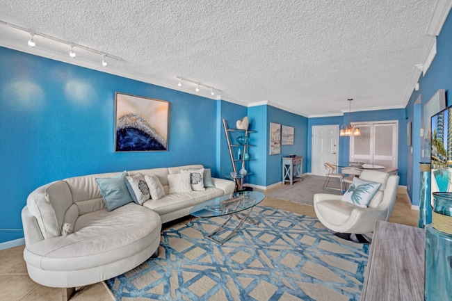 2501 S Ocean Dr in Hollywood, FL - Building Photo - Building Photo