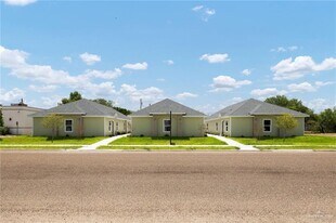 14 E Mahl St in Edinburg, TX - Building Photo