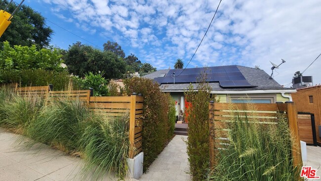 property at 2229 Oak Glen Pl