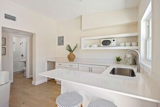 637 S Orlando Ave in Cocoa Beach, FL - Building Photo - Building Photo
