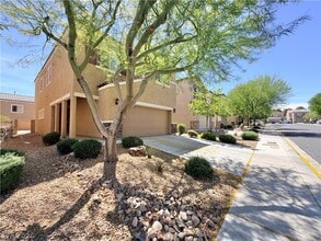 8435 Spirit Vale Ave in Las Vegas, NV - Building Photo - Building Photo