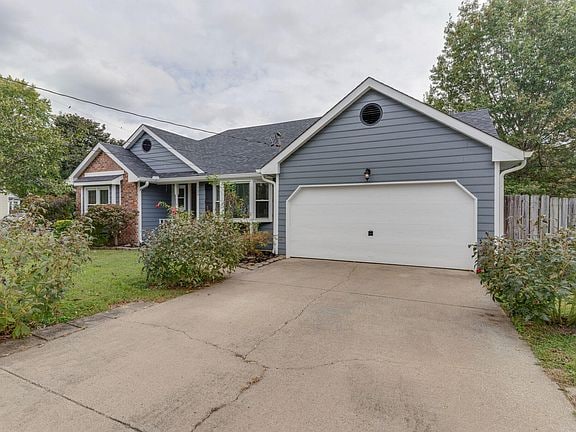 125 Agee Cir E in Hendersonville, TN - Building Photo - Building Photo