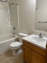 104 Rice Ln in Amity, OR - Building Photo - Building Photo