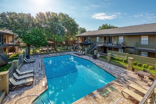 Savannah Oaks Apartments