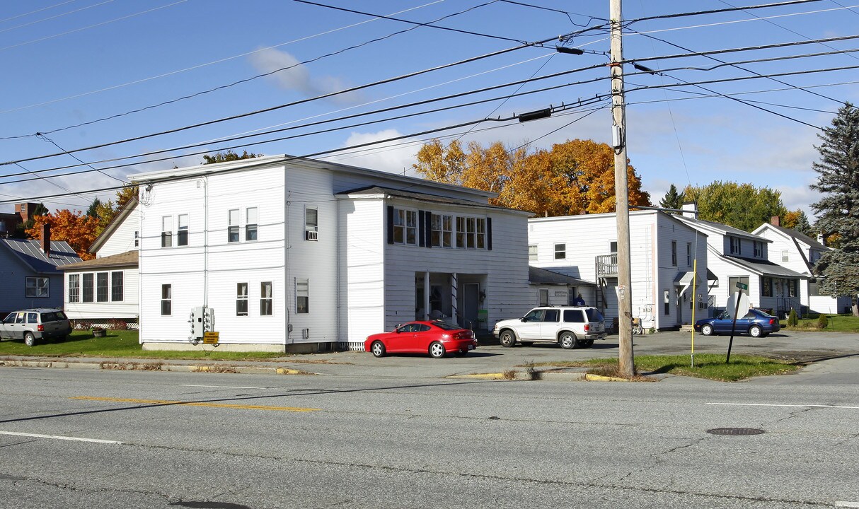 172 College Ave in Waterville, ME - Foto de edificio