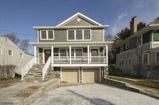 6 Locust St in Madison, NJ - Building Photo