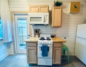 2713 Upton St S, Unit Gulfport Studio apartment in Gulfport, FL - Building Photo - Building Photo