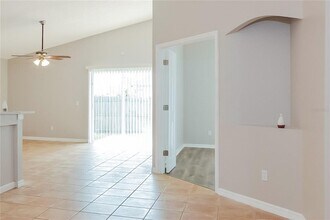528 Finch Ct in Kissimmee, FL - Foto de edificio - Building Photo