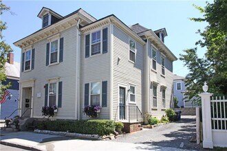 32 School St in Newport, RI - Building Photo - Building Photo