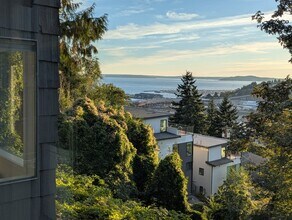2219 11th Ave W in Seattle, WA - Building Photo - Building Photo