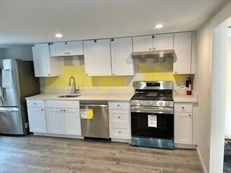 206 Concord St in Newton, MA - Building Photo - Building Photo