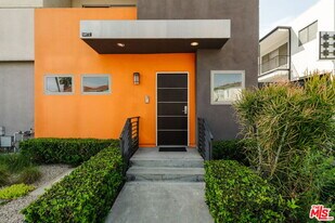 6072 Pickford St in Los Angeles, CA - Building Photo