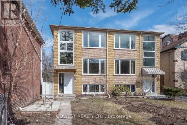 property at 207 Oakmount Rd