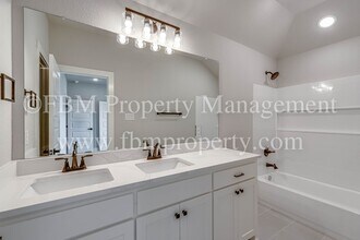 912 Cooksey Ct in Grandview, TX - Building Photo - Building Photo