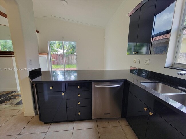 4949 SW 134th Ave in Miramar, FL - Building Photo - Building Photo