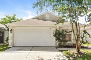 7862 Bristol Park Dr in Apollo Beach, FL - Building Photo