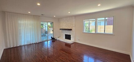 10937 Collett Ave in Granada Hills, CA - Building Photo - Building Photo