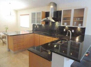 160 NW 166th Ave in Pembroke Pines, FL - Building Photo - Building Photo