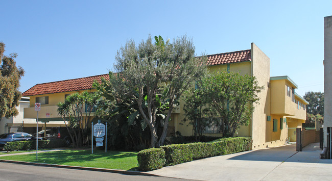 Villa Rosa in Los Angeles, CA - Foto de edificio - Building Photo