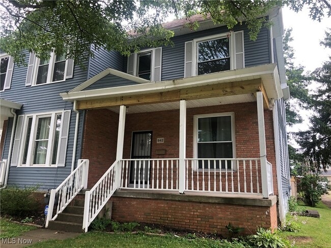 property at 942 Locust Ave