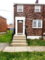 1128 Shadycrest Dr in Pittsburgh, PA - Building Photo