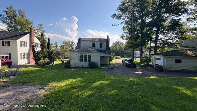996 PA-307 in Moscow, PA - Building Photo - Building Photo