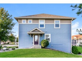 9779 5th St Ln N in Lake Elmo, MN - Building Photo