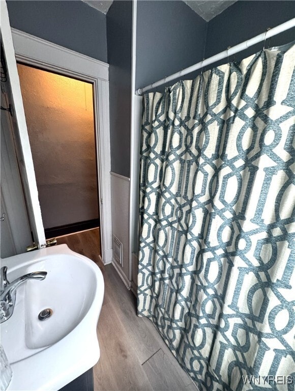 property at 1820 1/2 Whitney Ave